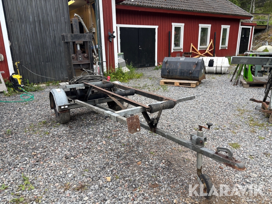 Hemmabyggd vedklyv på kärra