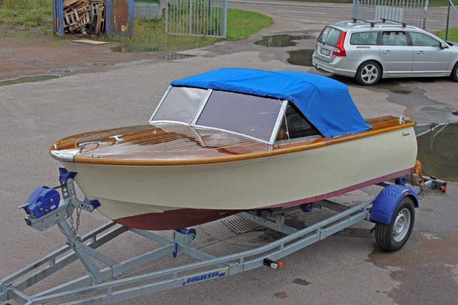 Motorbåt m. båtkärra