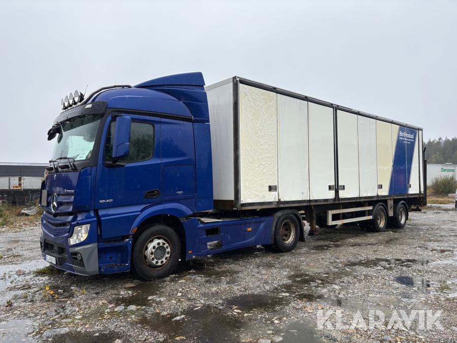Lastbil Mercedes-Benz Actros 1840 med släp
