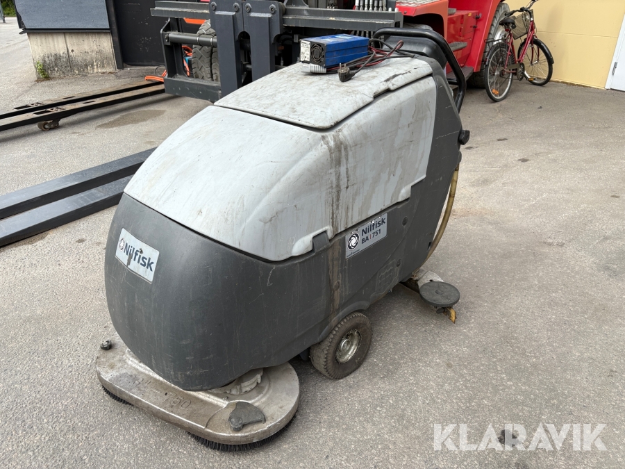 Skurmaskin Nilfisk BA751