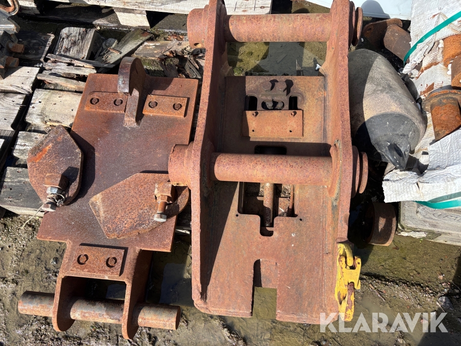 Fäste och grind för skopa B20 fäste