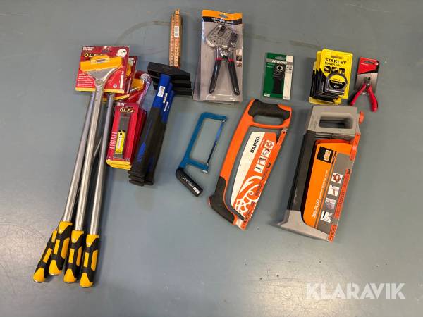 Diverse verktyg, såg, måttband mm