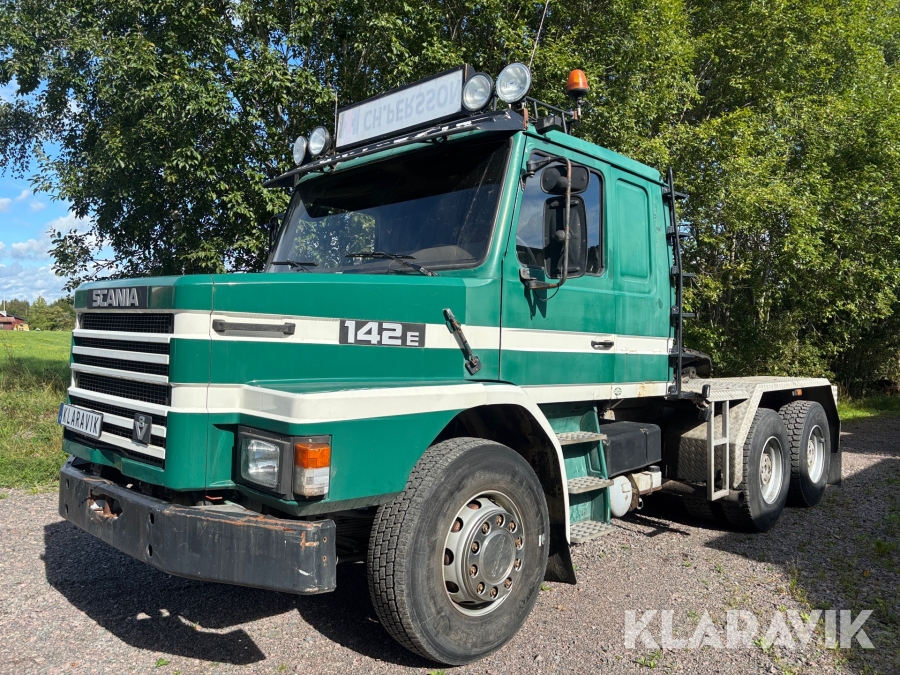 Lastbil tungdragare Scania T142E