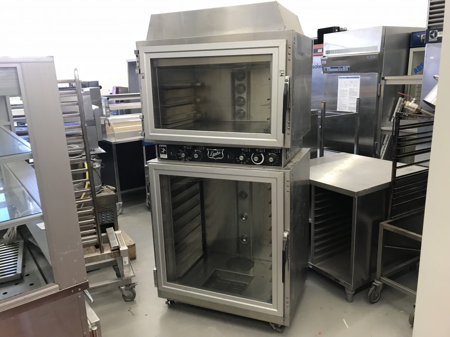 Bakugn med jässkåp