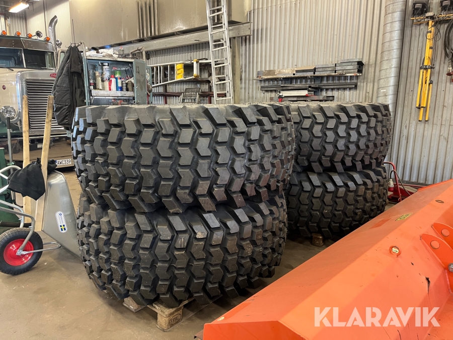 Däck BKT 620/60B34 4 st med fälg till Huddig 960