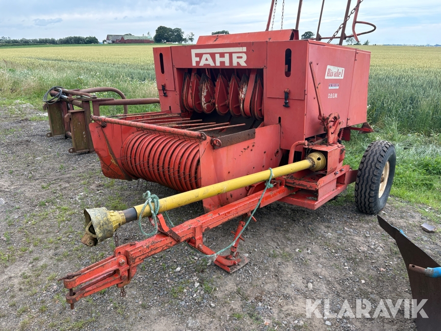 Halmpress Fahr Rivale 1