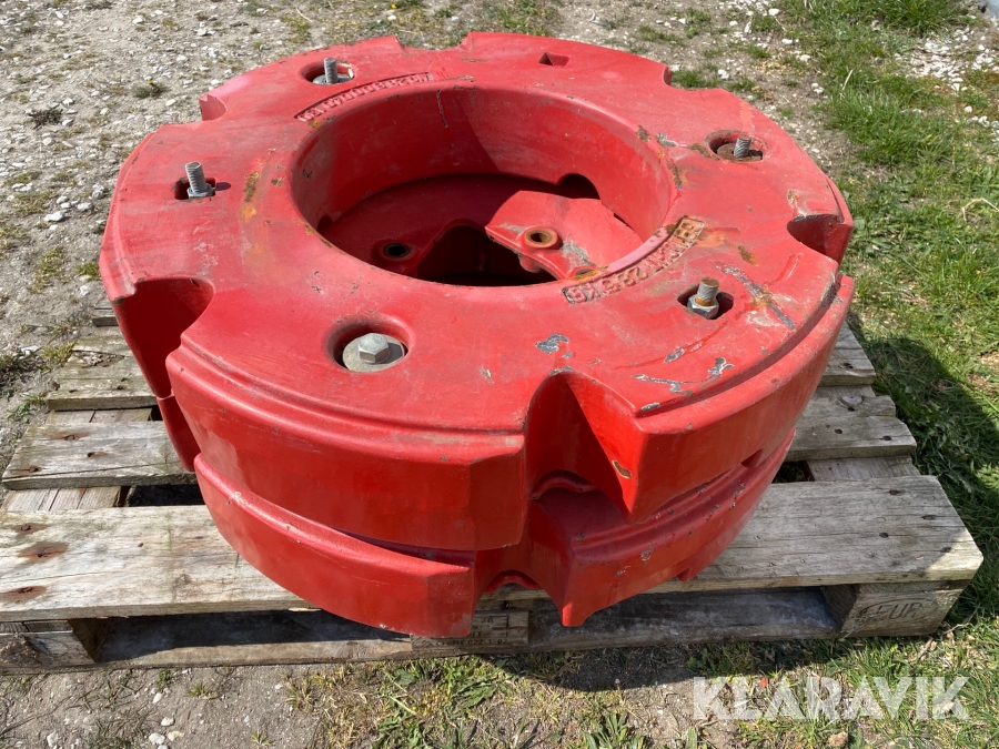 Hjulvikter suttit på Fendt 724 2st