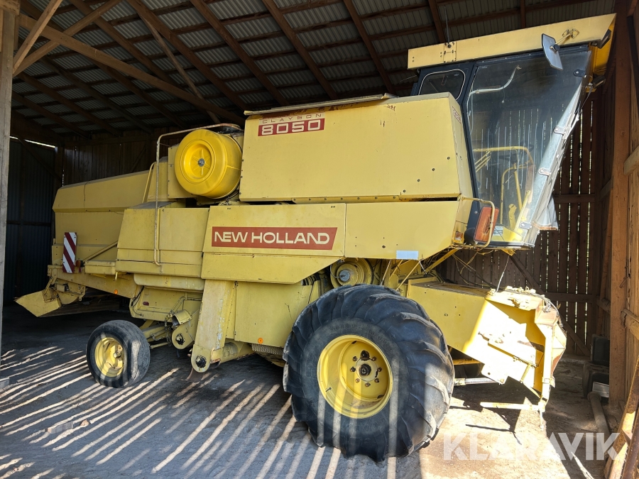 Skördetröska New Holland 8050 Clayson