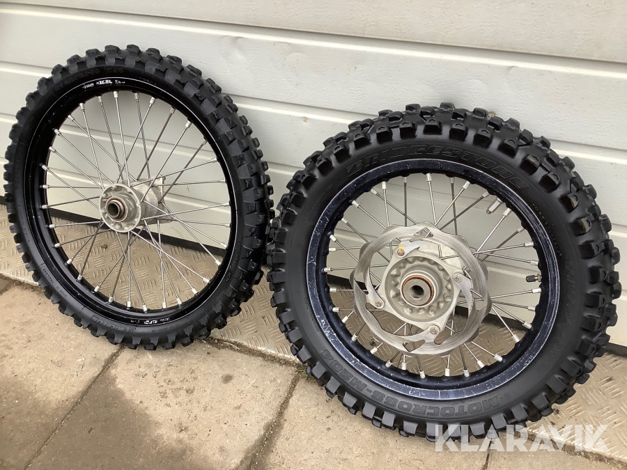 Crossdäck 2st på fälg Bridgestone, Michelin Låghjul, 90/100-14, 70/100-17