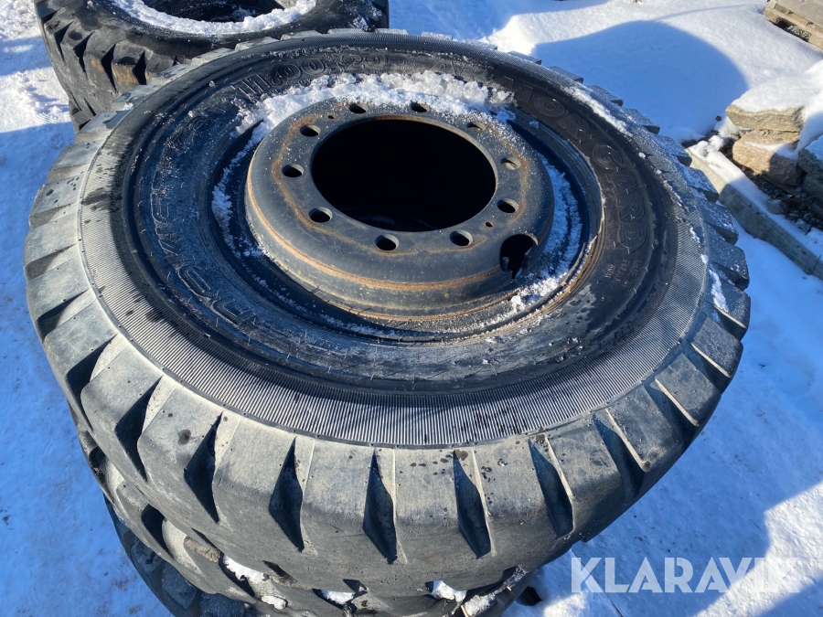 Däck och fälg Nokia 11,00-20 3 st enkelhjul