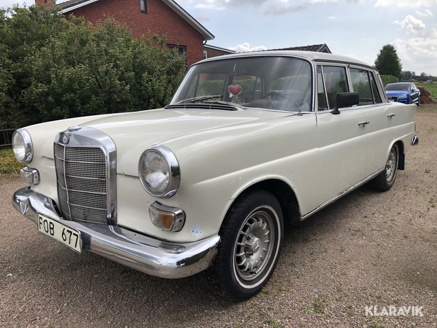 Veteranbil Mercedes-Benz 200