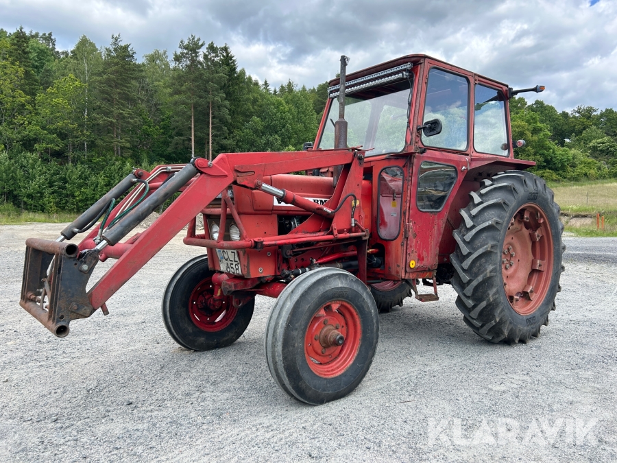 Traktor Volvo BM 430 med lastare och redskap