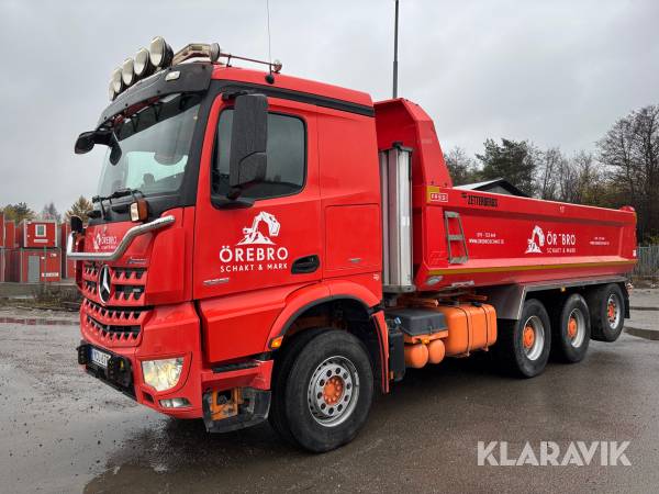 Tippbil Tridem Mercedes-Benz Arocs 12.8 510 hk Med Fassi/Zetterbergs påbyggnad