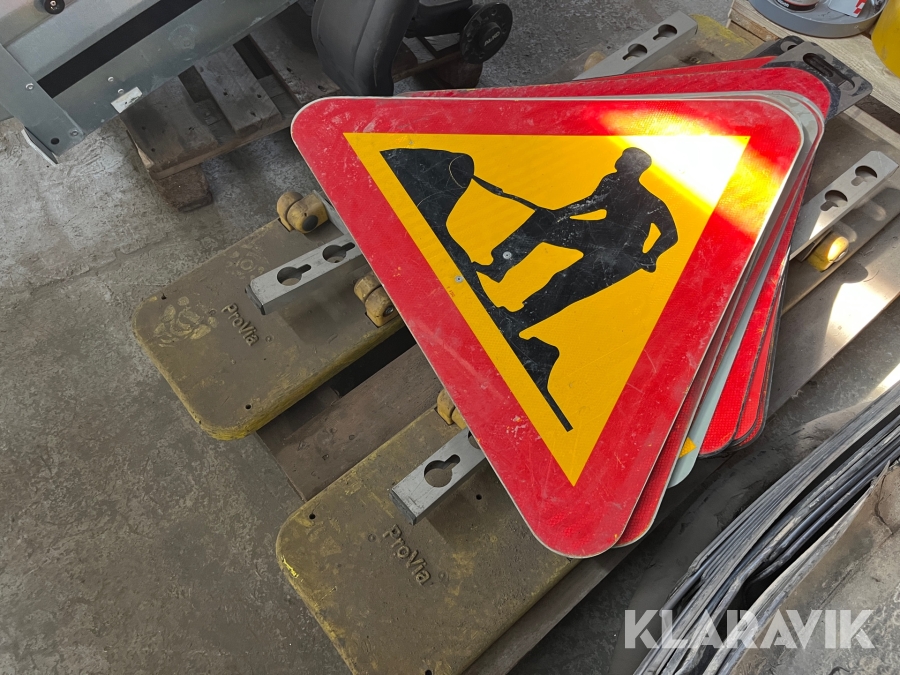 A20-skyltar med fötter