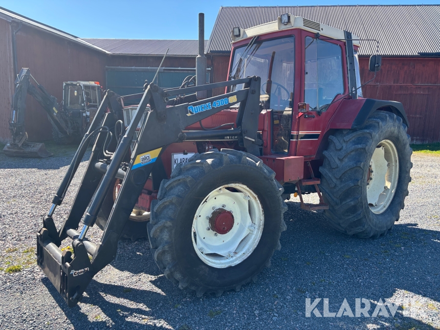 Traktor International 955XL med lastare