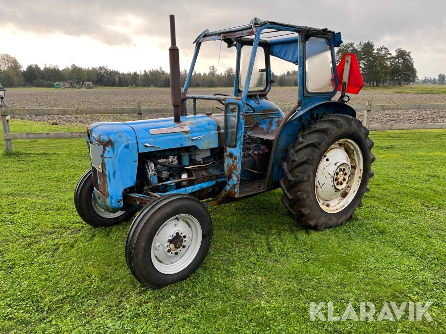 Traktor Ford Fordson Dexta