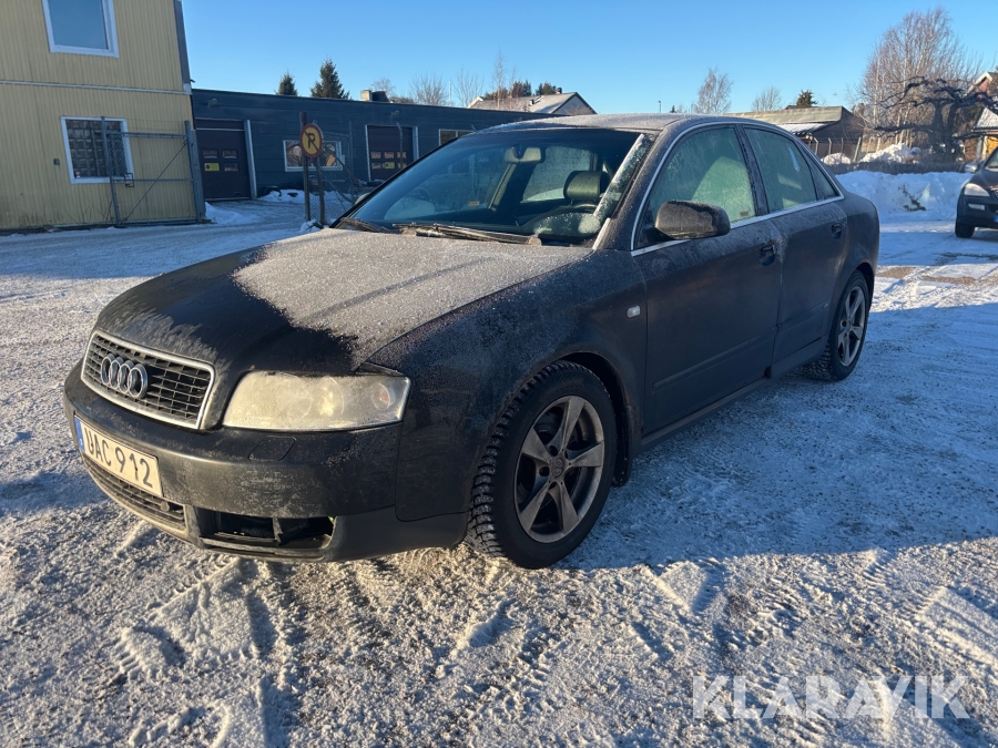 Audi A4 2.4 S-Line Nybesiktad
