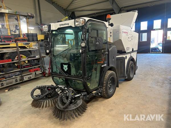 Sopmaskin/ med plogutrustning Multihog Cv350