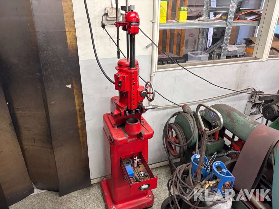 Cylinderborrmaskin Brevetto APM 65