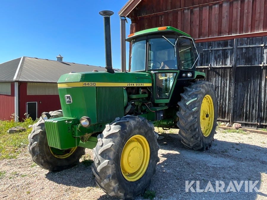 Traktor John Deere 4430