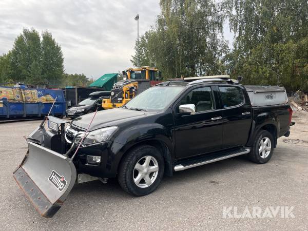 Pickup Isuzu D-Max Crew Cab 2.5 4WD med vikplog & sandspridare