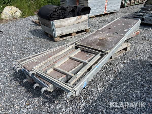 Uppgångsplattform med lucka och stege 2,9 m 4 st