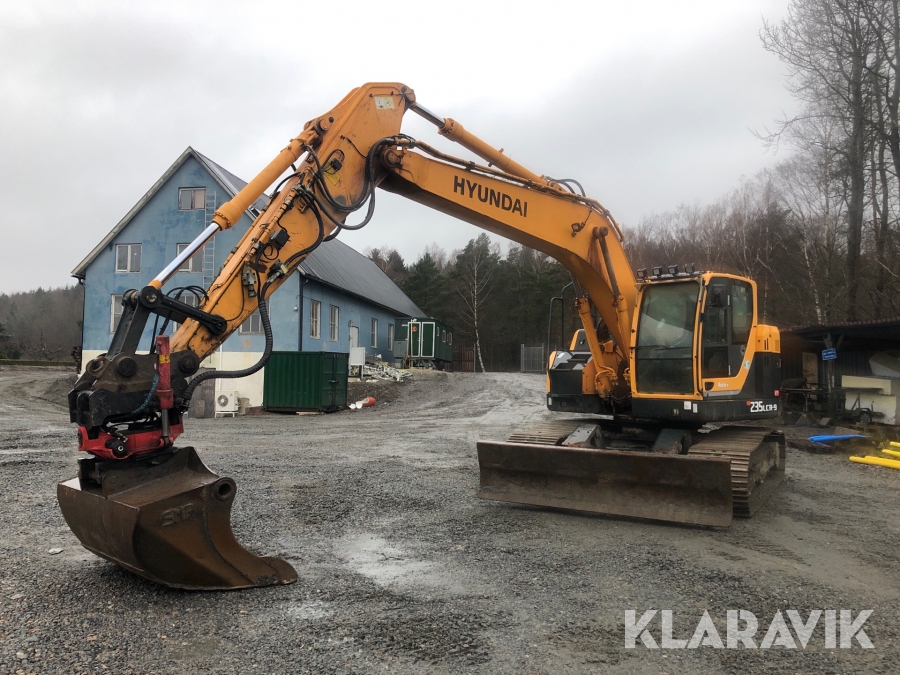 Bandgrävmaskin Hyundai Robex 235 LCR-9 med tiltrotator & 4 redskap