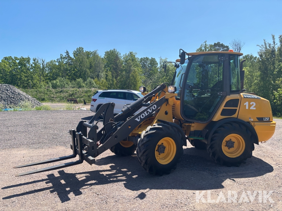 Hjullastare Volvo L25F med redskap