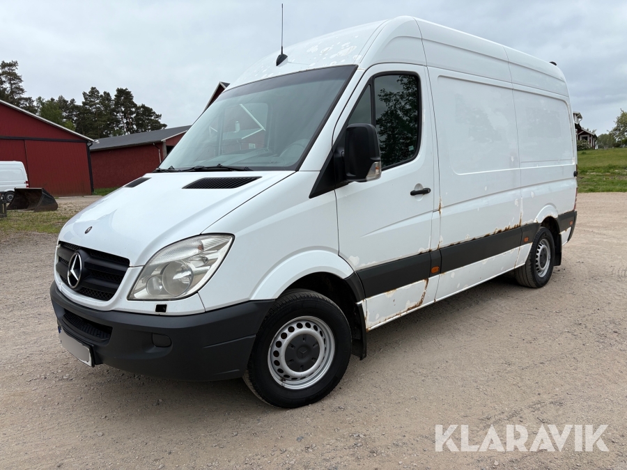 Skåpbil Mercedes-Benz Sprinter 313 med verkstadsinredning