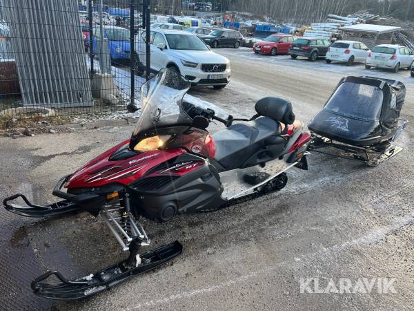 Snöskoter Yamaha RS Venture med Bränna Pulkan