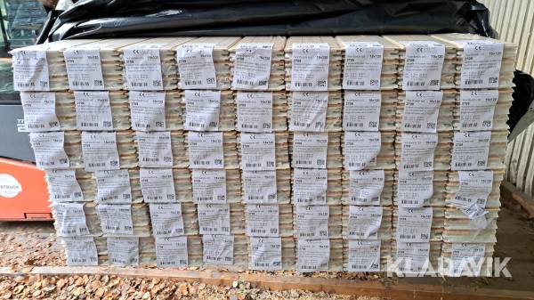 Spårpanel vit, putsad Norrlandsträ 4019