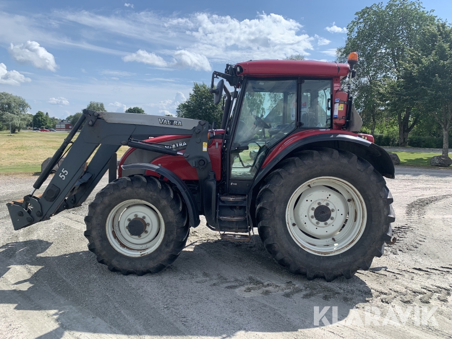 Traktor Valtra C110 med lastare