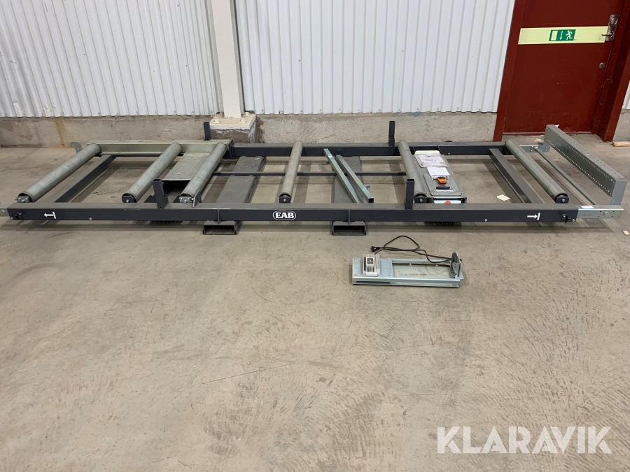 Lastbärare 3000kg EAB 824000000 med matning på hjulen