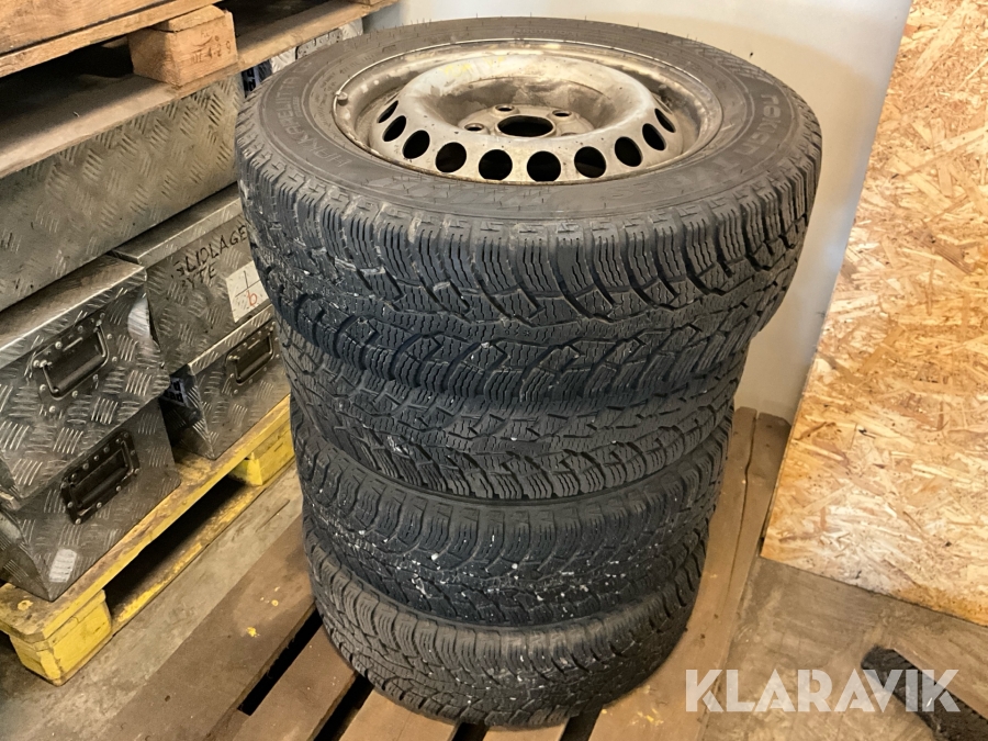 Däck Hakkapeliitta CR4 205/65-16C dubbfria på fälg 