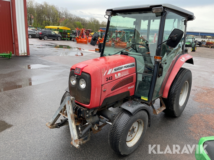 Traktor Massey Ferguson 1540 FQ