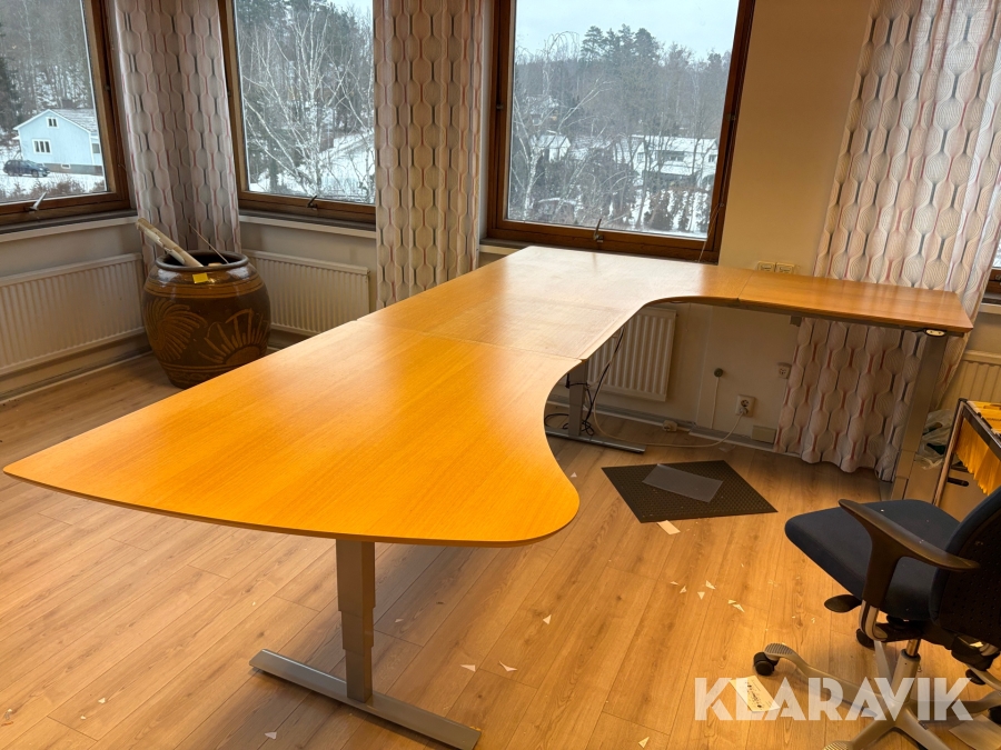 Höj- och sänkbart skrivbord