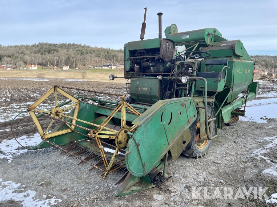 Skördetröska Volvo BM ST-257