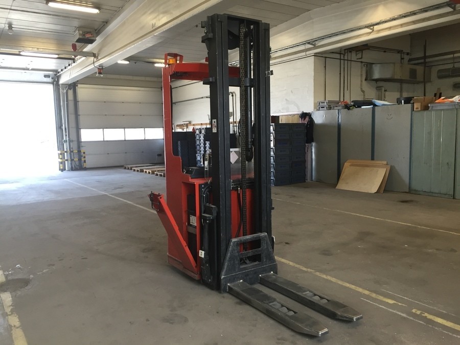 Gaffeltruck / Höglyftande truck