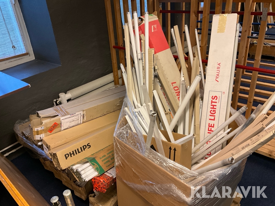 Lysrör Philips, Polylux Och Aura stort parti med olika lysrör