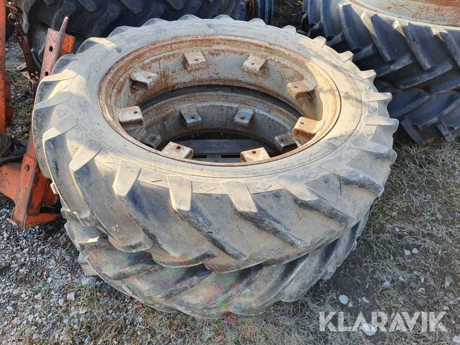 Traktordäck 2 st Good Year 13.6-36