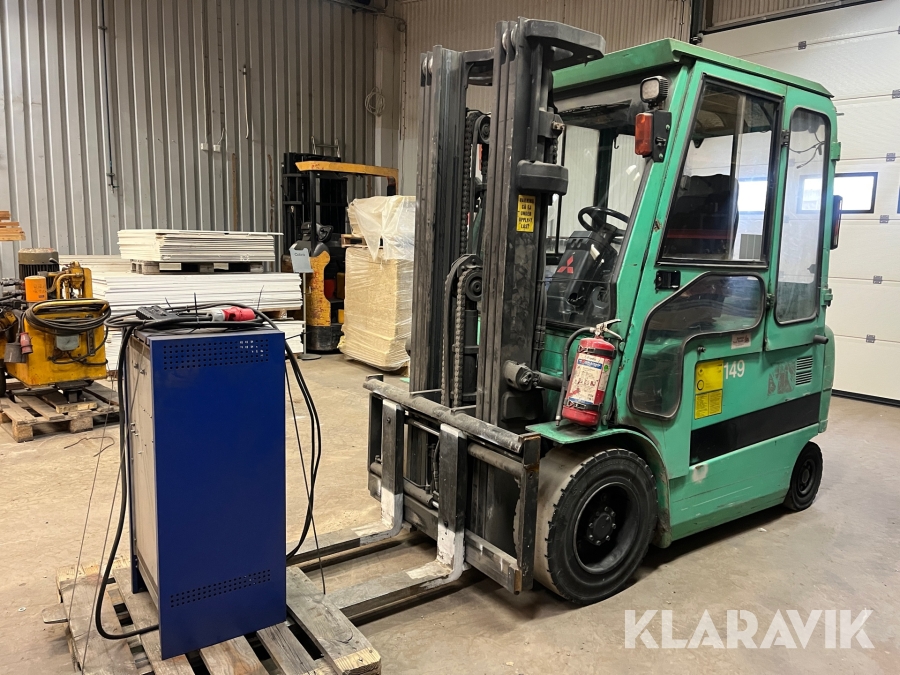 Truck Mitsubishi FB30K-PAC