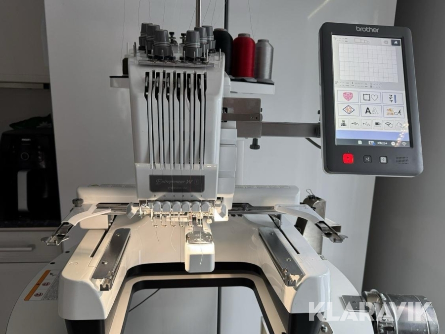 Professionell Brodyrmaskin med 6 nålar. Brother PR-680W