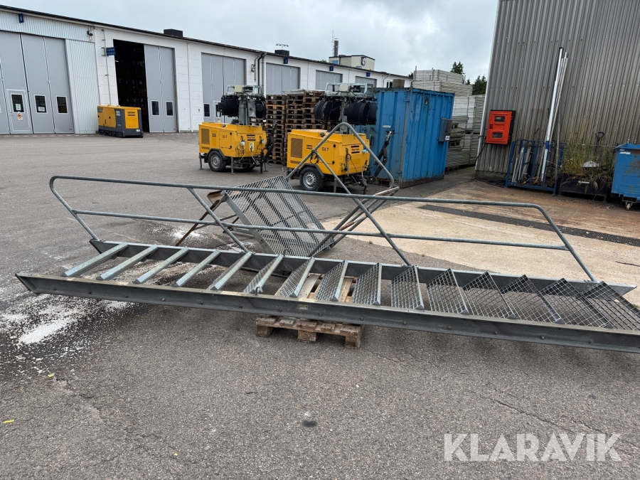 Bodtrappa med plattform
