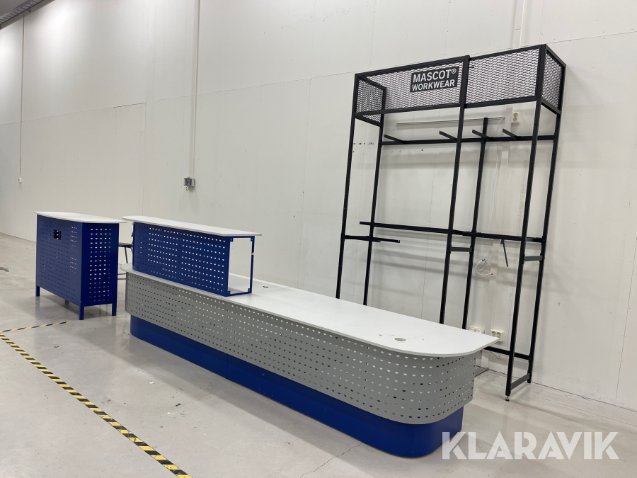 Butiksdiskar och hylla  