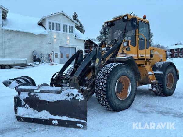 Hjullastare Ljungby Maskin L12 med vikplog