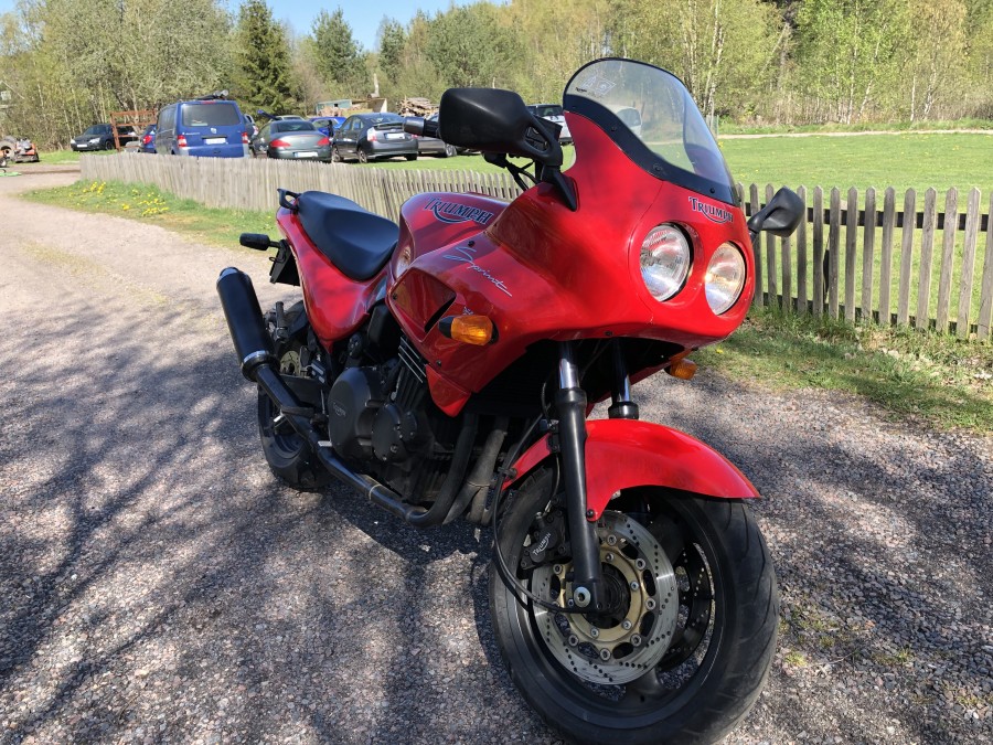 Motorcykel Triumph Sprint Sport 900 Nybesiktigad