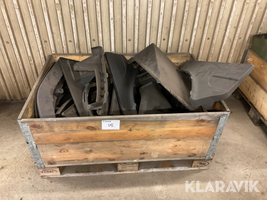 Diverse fordonsdelar Scania