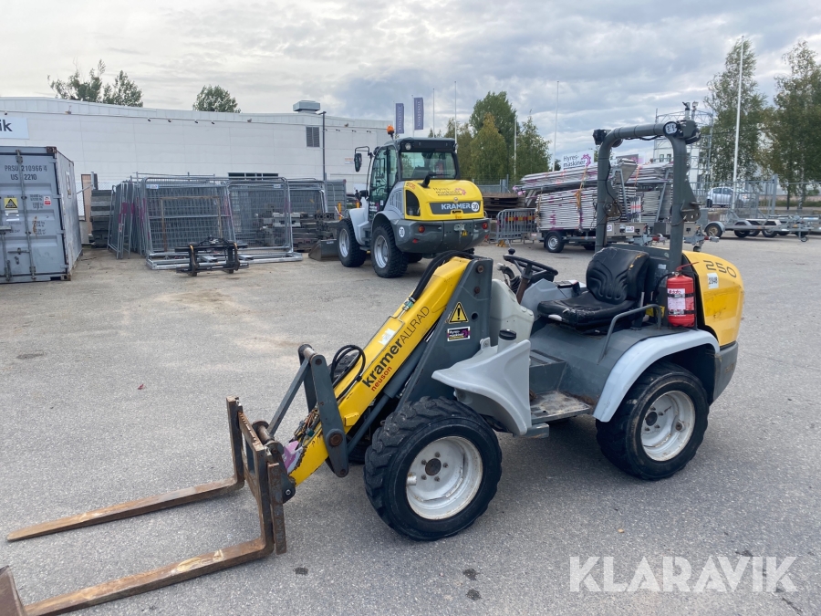 Hjullastare Kramer Allrad 250 med redskap