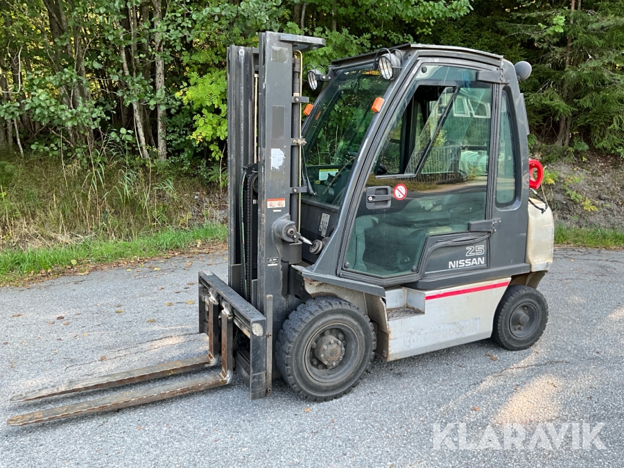 Truck Nissan UD02A25PQ