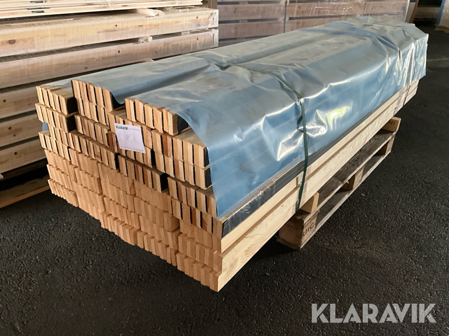 Dörrlist 15x55x2270 mm, ca 380 st st. trärena och med tätningslist
